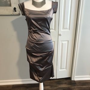 Nicole miller ruched mid length fitted dress